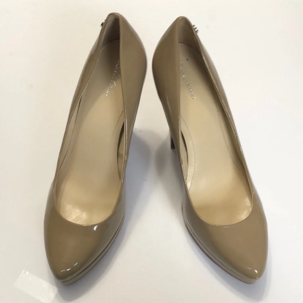 Calvin Klein Nude Platform Pointed Toe Triangular Wood Heels size 9M